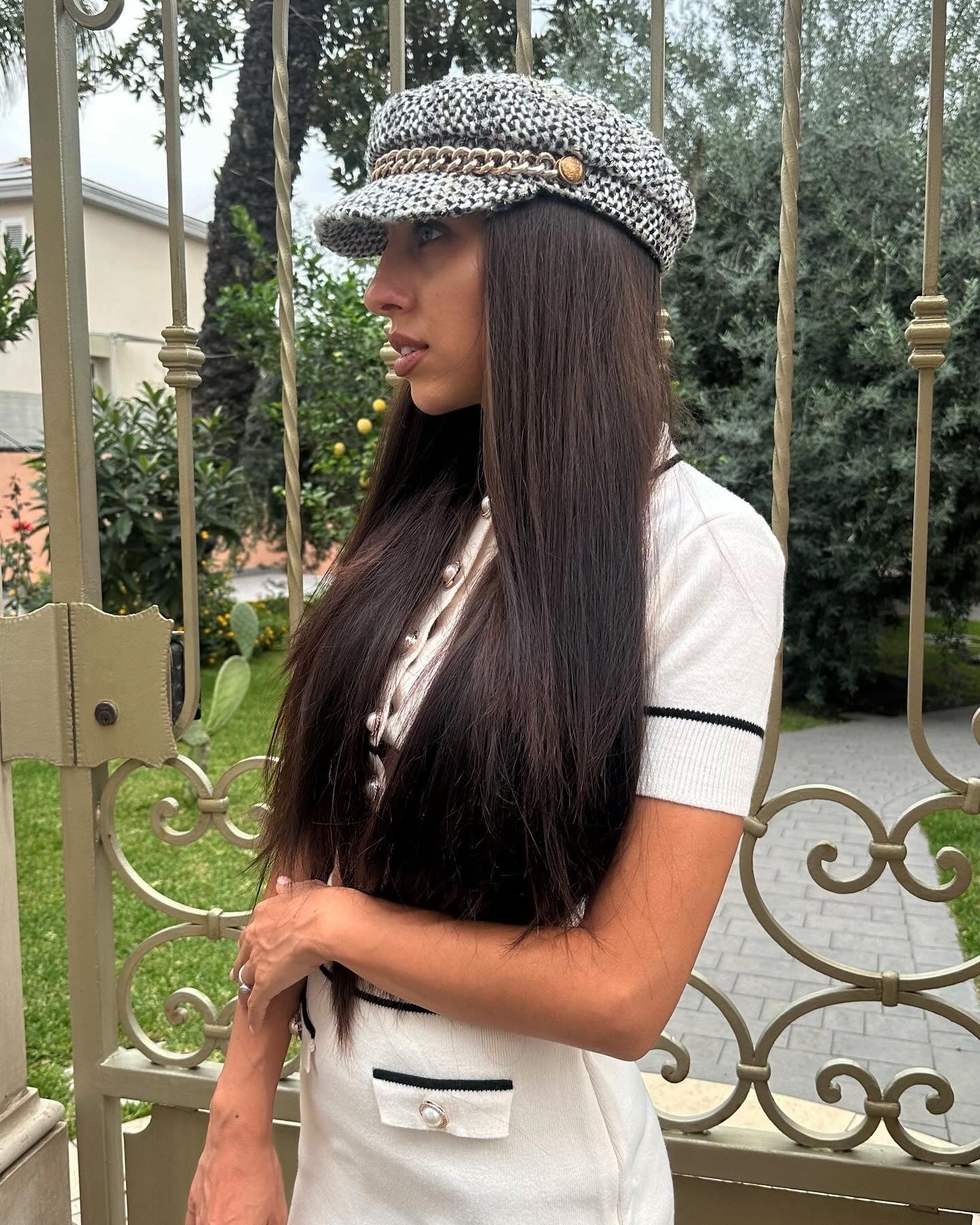Tweed Cap with Gold chain