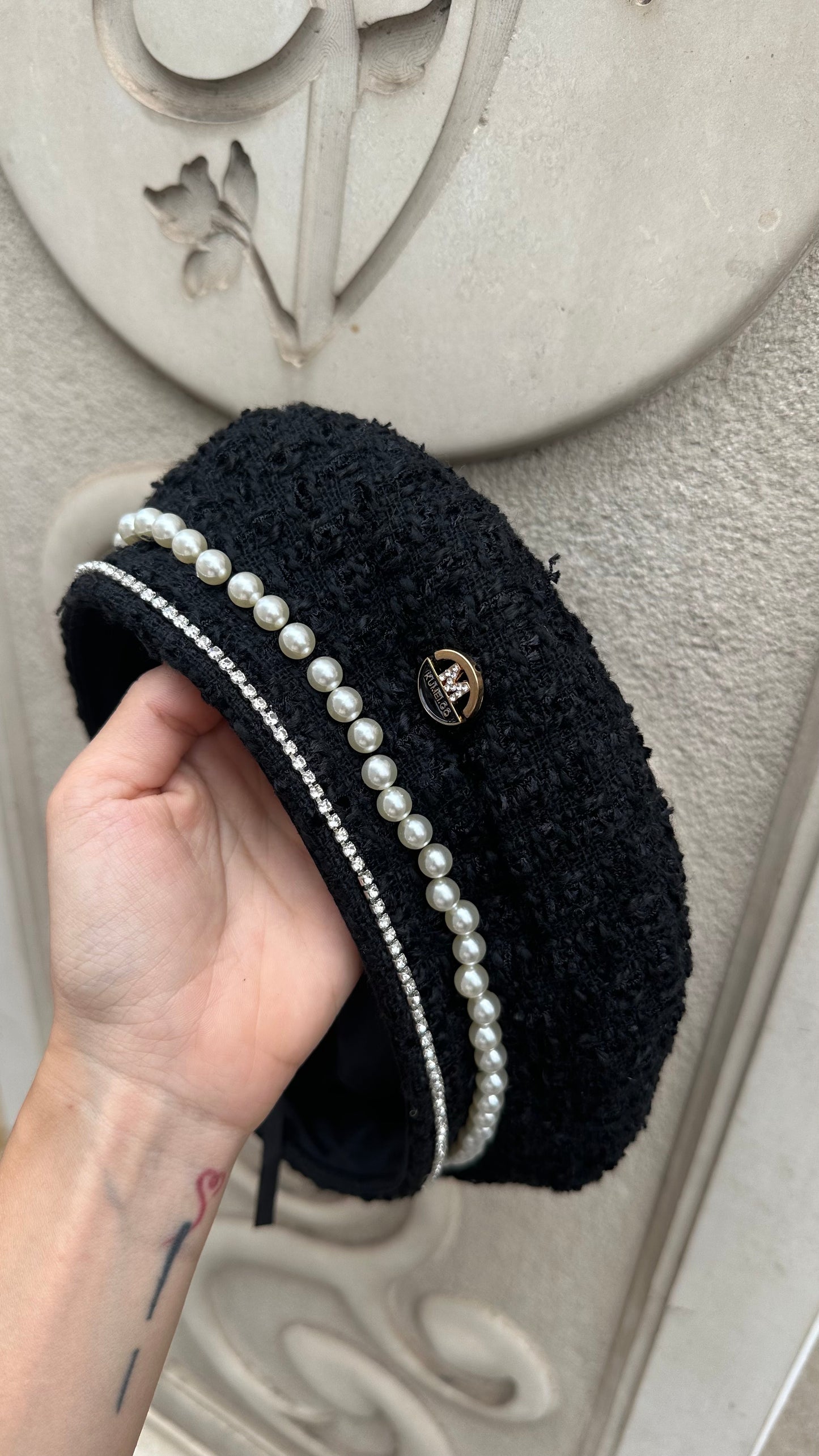 Black Tweed Beret