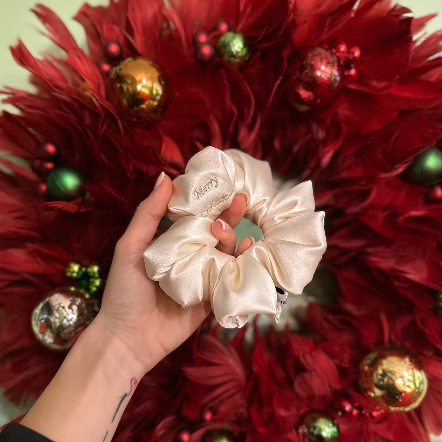 Ecru Scrunchie with Embroidery ‘Merry Christmas’