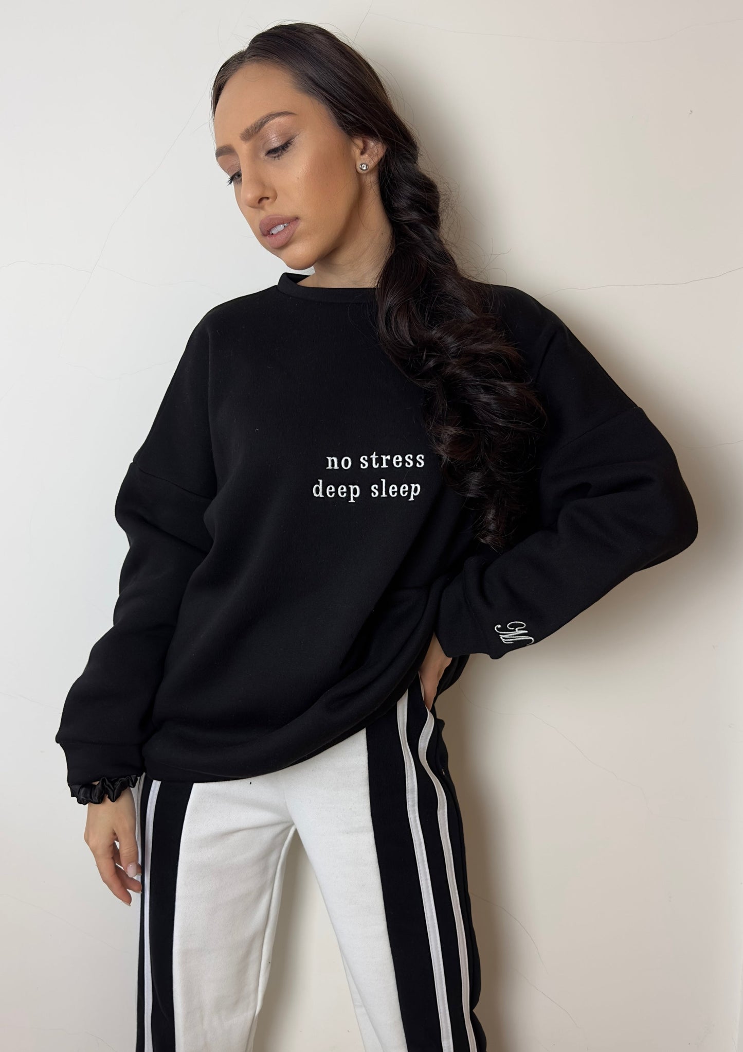 Oversized "No Stress" Sweatshirt in Black