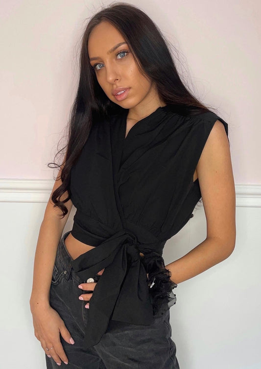 Риза с връзки в черно
